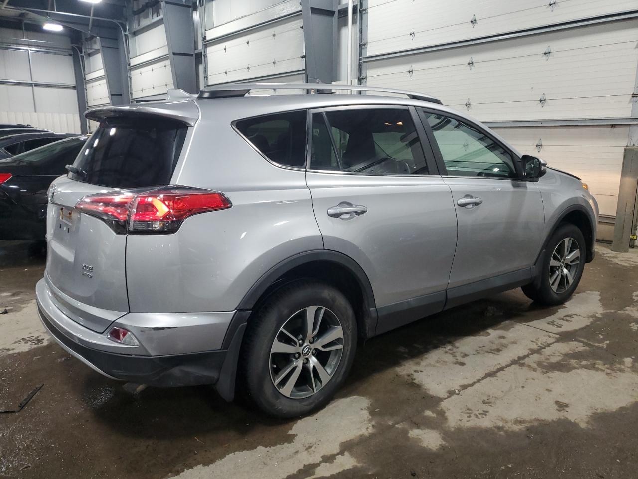 2T3RFREV1HW567050 TOYOTA RAV4 2017