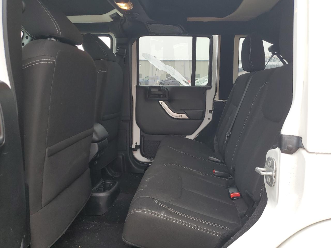 2016 Jeep Wrangler - Image 11