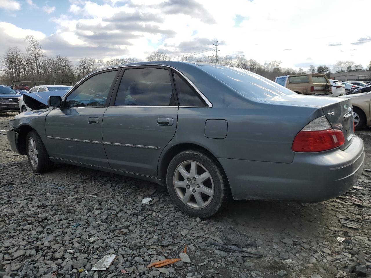2004 Toyota Avalon - Image 2