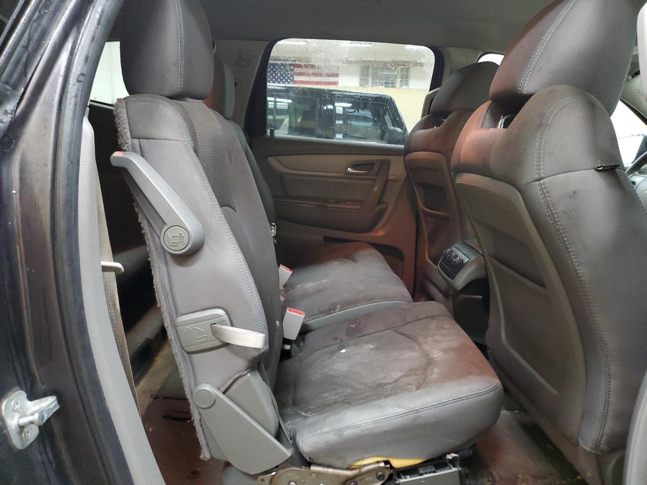 2015 Chevrolet Traverse - Image 11