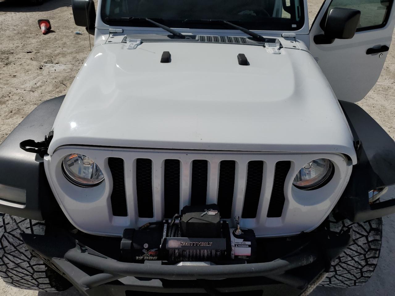 2018 Jeep Wrangler - Image 11