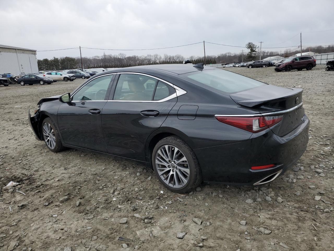 2021 Lexus ES - Image 2