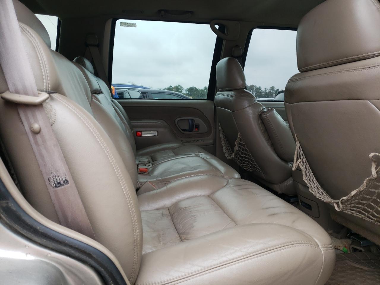 1999 Chevrolet Tahoe - Image 11