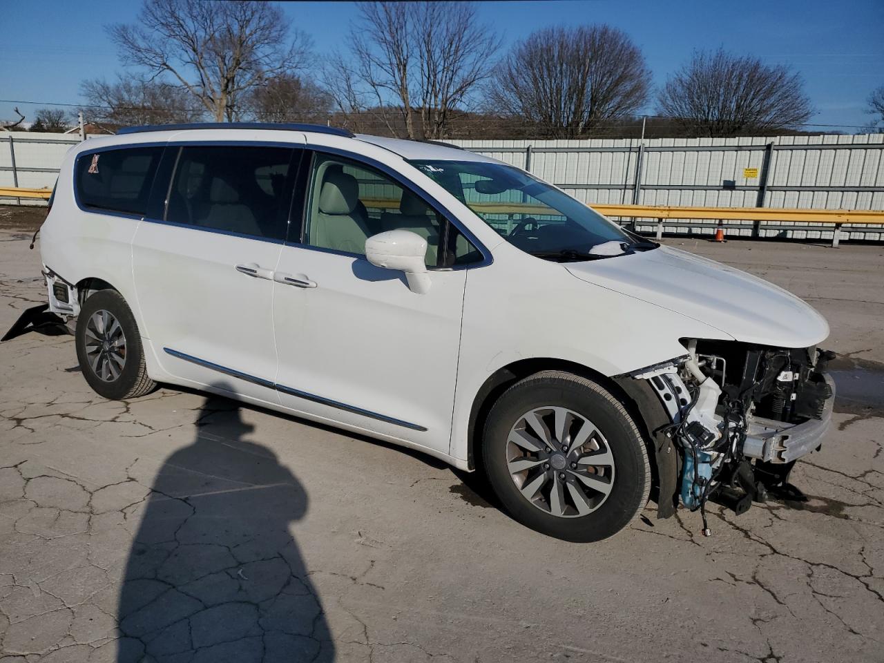 2020 Chrysler Pacifica - Image 4