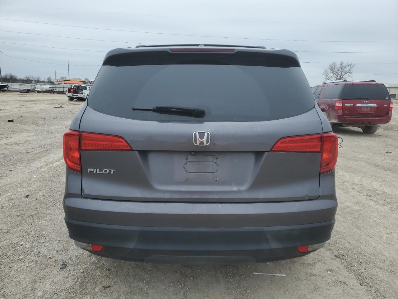 2017 Honda Pilot - Image 6