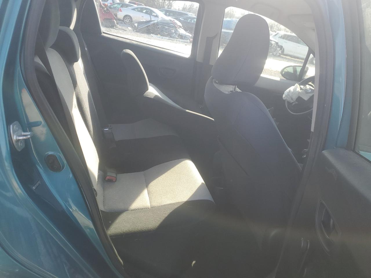 2014 Toyota Yaris - Image 10