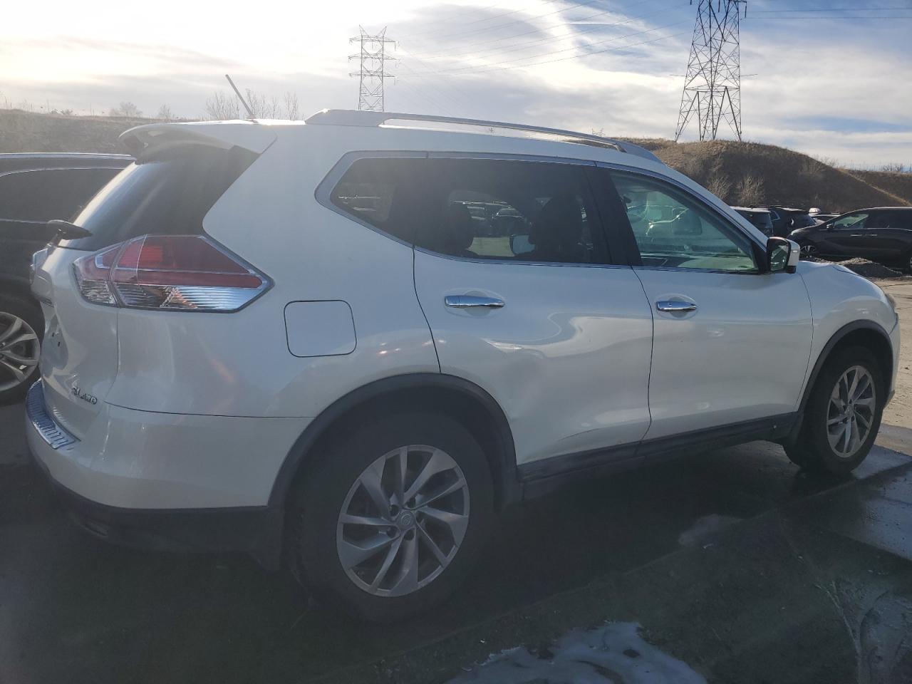 2015 Nissan Rogue - Image 3