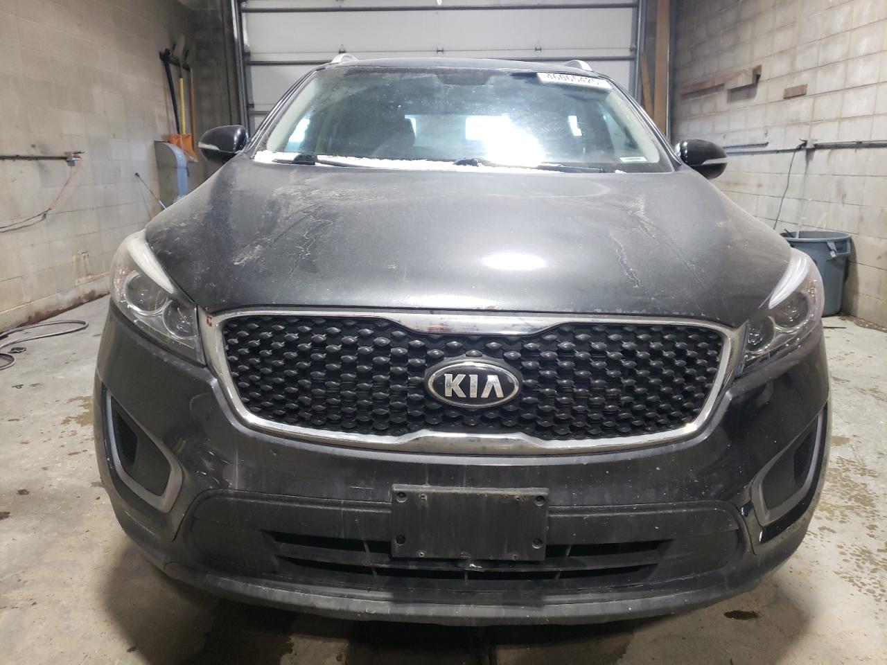 2016 Kia Sorento - Image 5