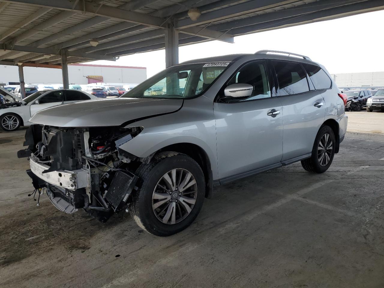 2017 Nissan Pathfinder - Image 1
