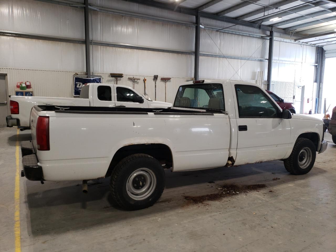 1997 Chevrolet GMT-400 - Image 3