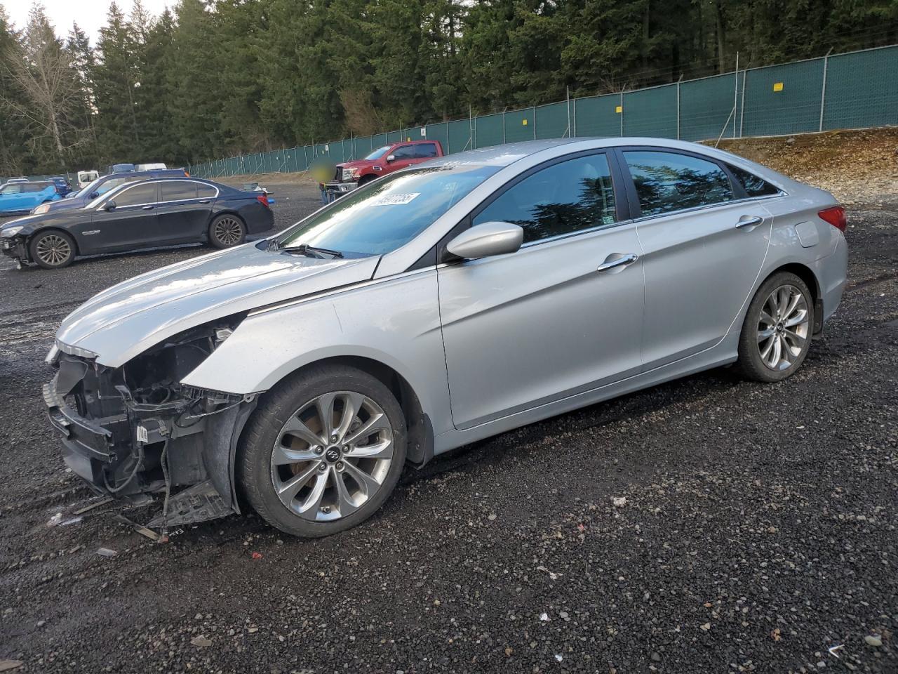 2013 Hyundai Sonata - Image 2