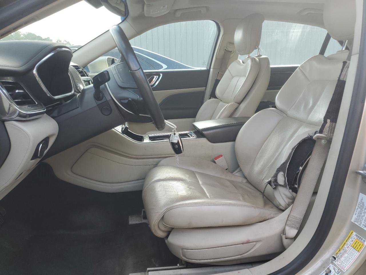 2017 Lincoln Continental - Image 7