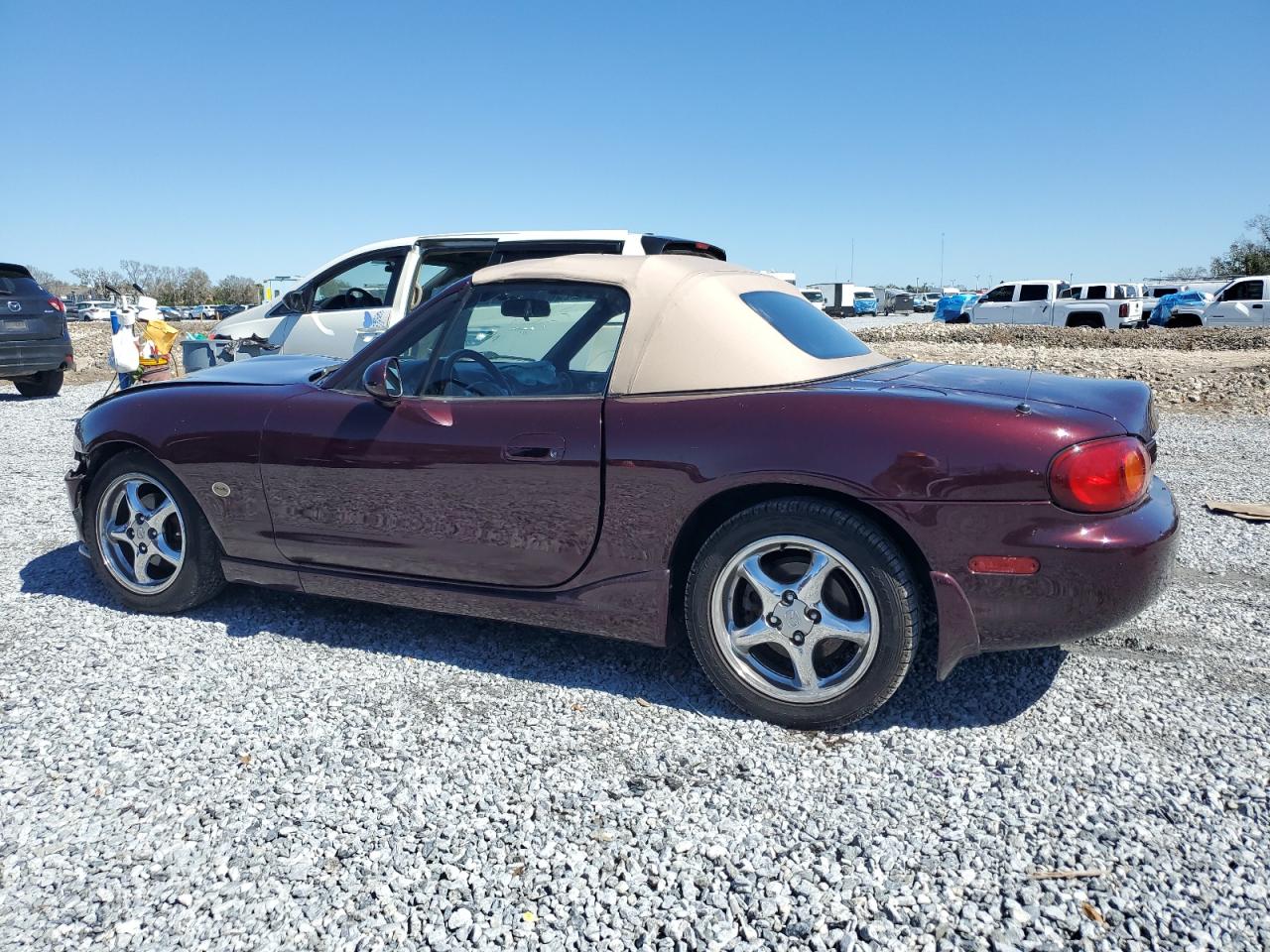 2000 Mazda MX-5 - Image 2
