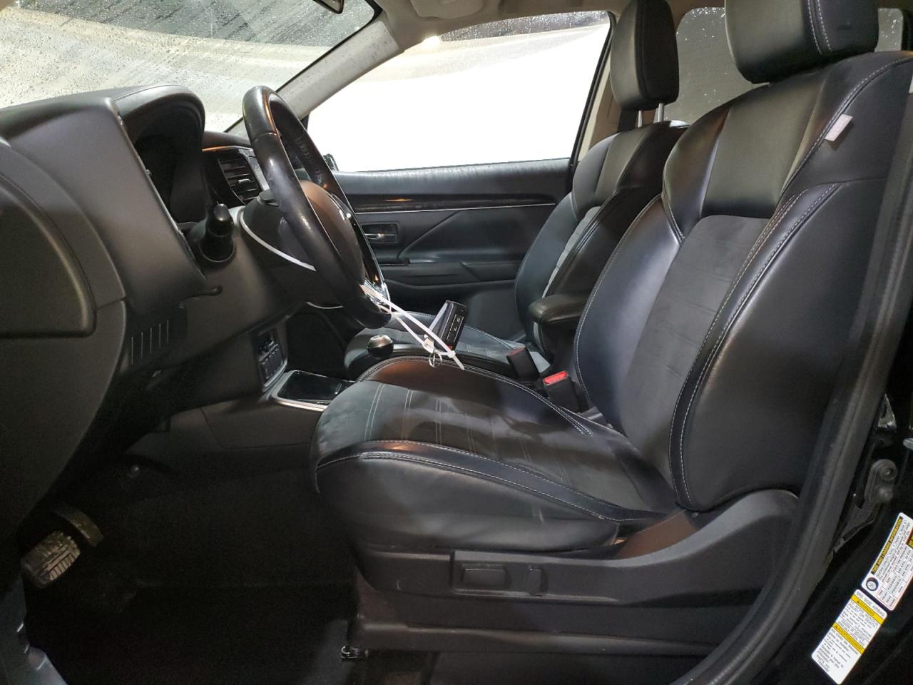 2019 Mitsubishi Outlander - Image 7