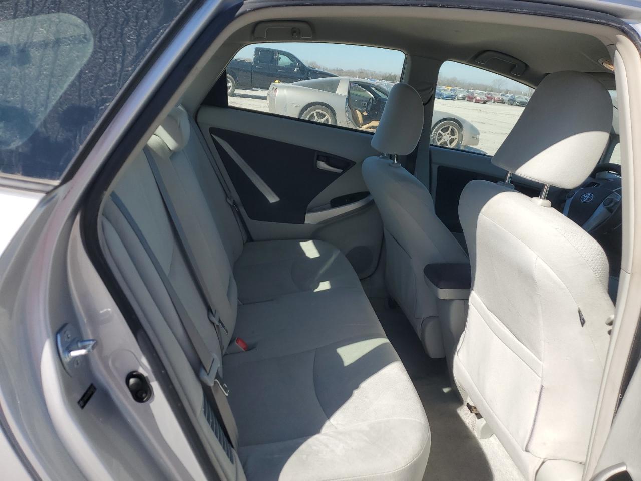 2010 Toyota Prius - Image 10