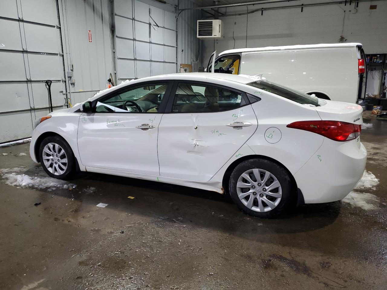 2013 Hyundai Elantra - Image 2