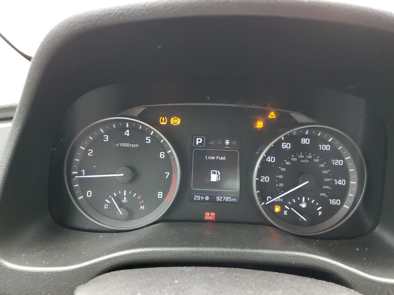 2018 Hyundai Elantra - Image 9