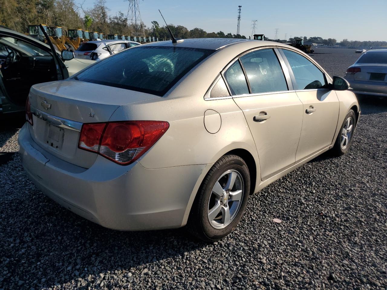 2011 Chevrolet Cruze - Image 3