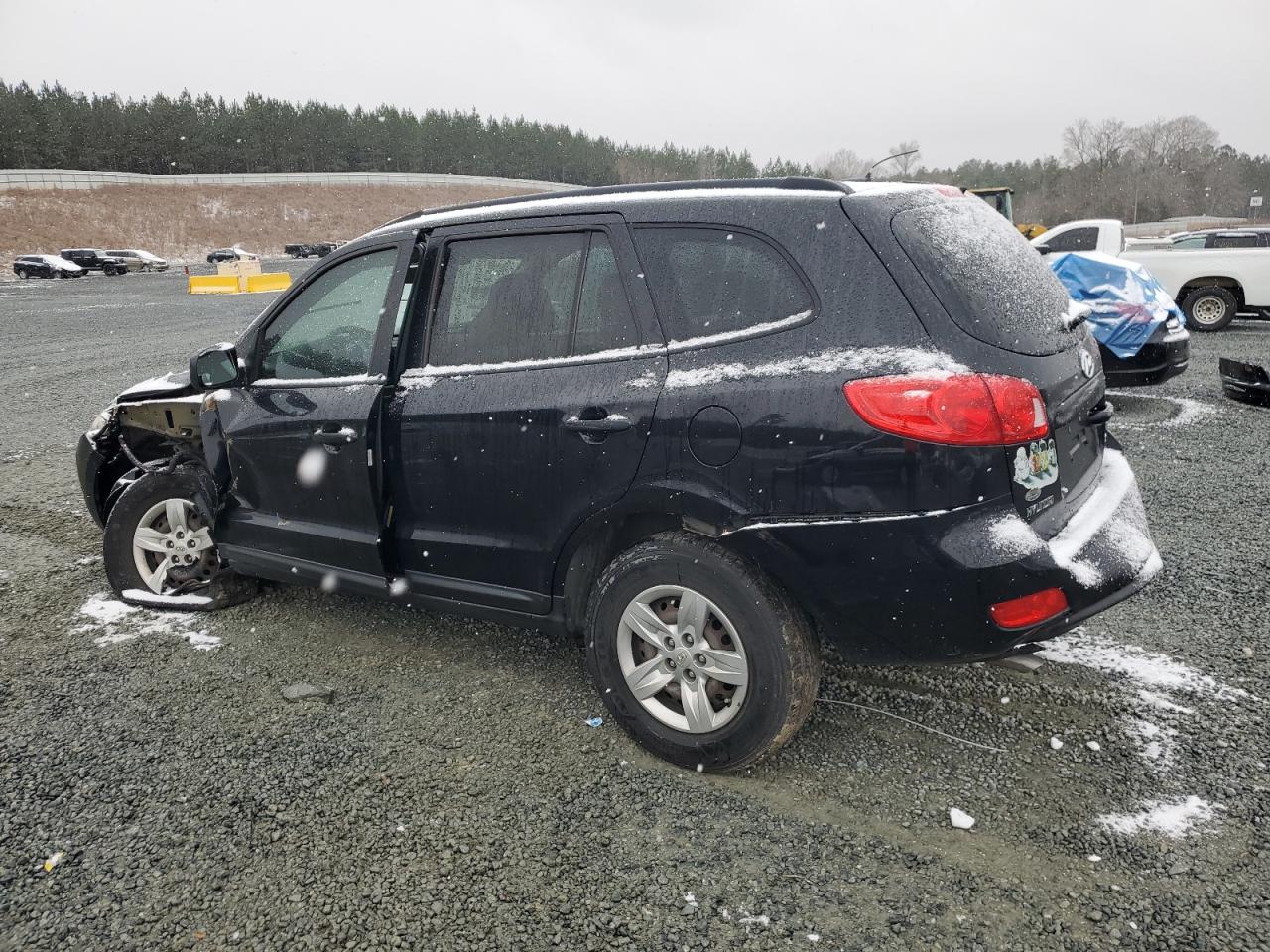 2009 Hyundai Santa Fe - Image 2