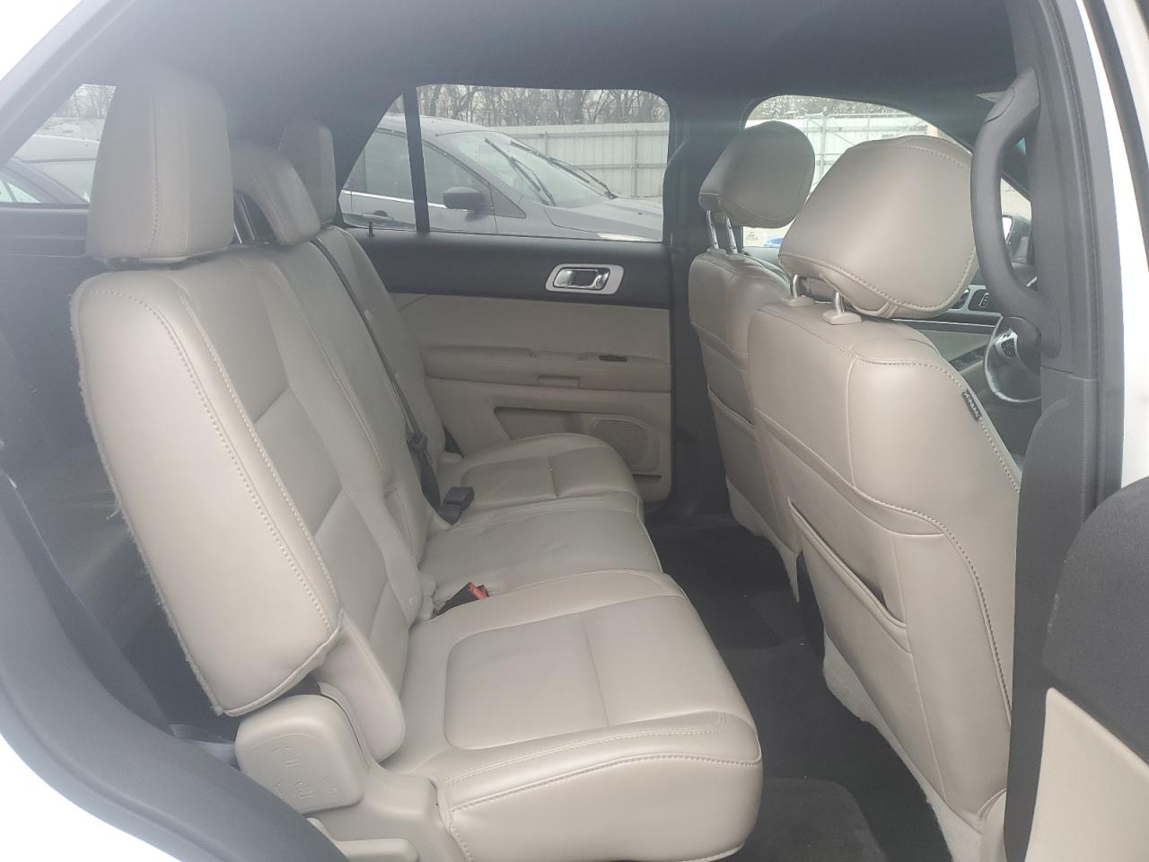 2013 Ford Explorer - Image 11