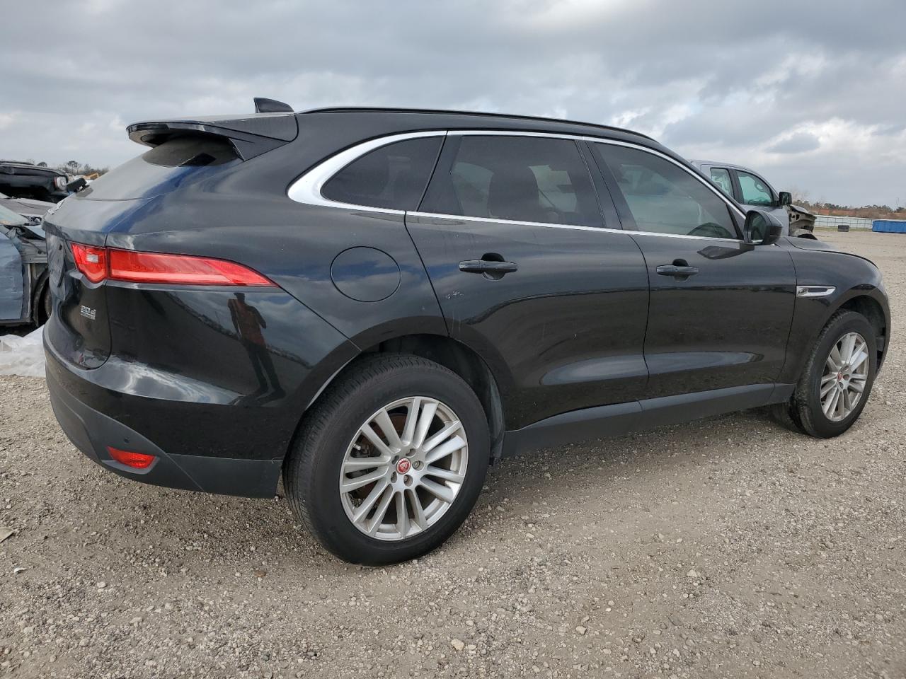 2017 Jaguar F-Pace - Image 3