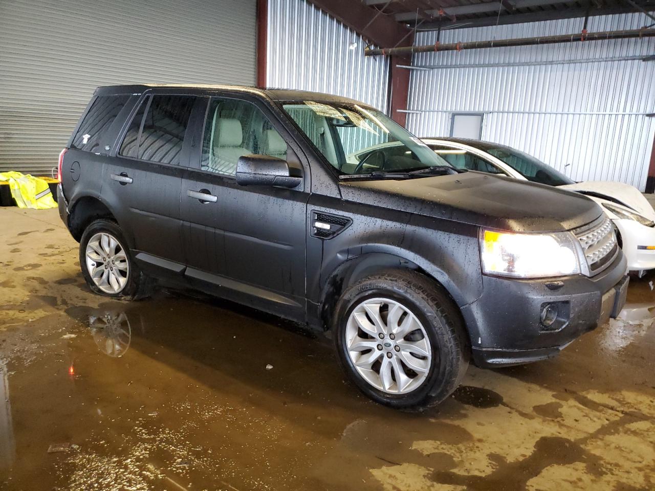 2011 Land Rover LR2 - Image 4