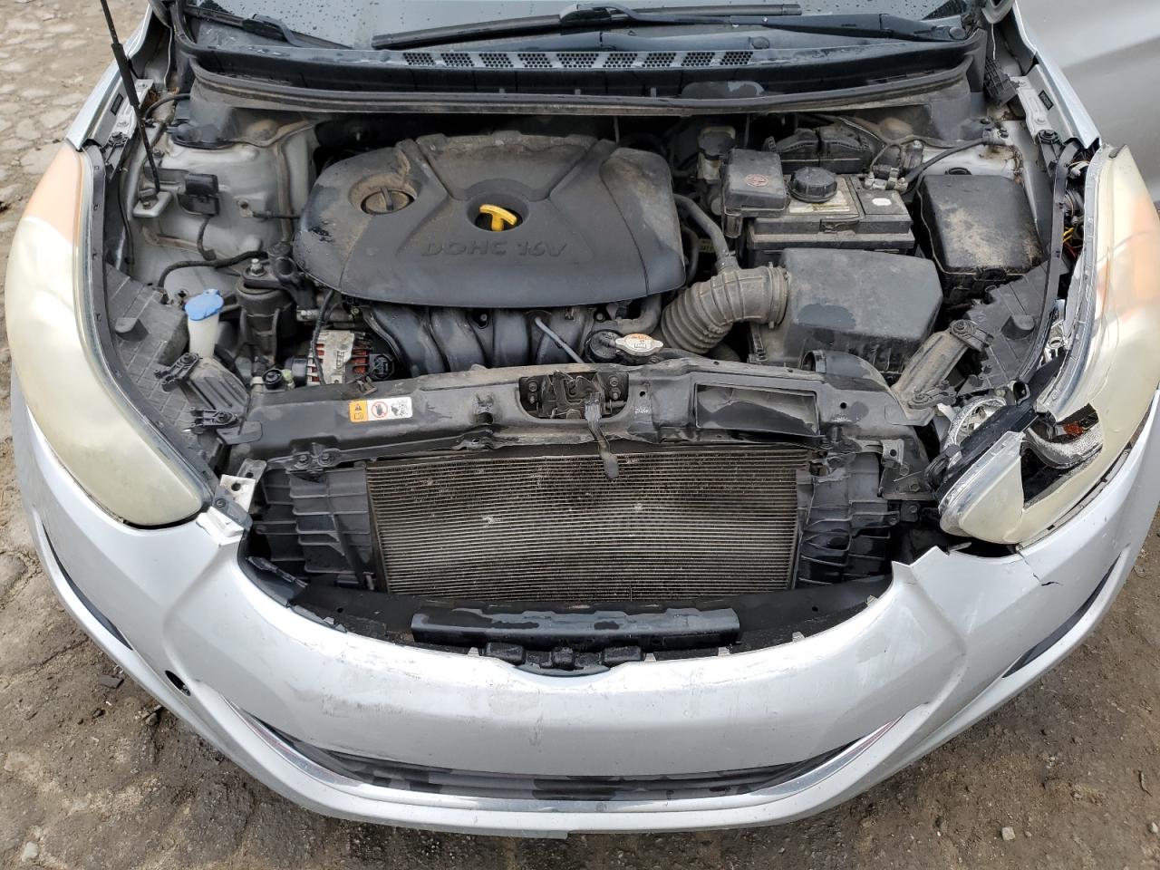 2013 Hyundai Elantra - Image 11