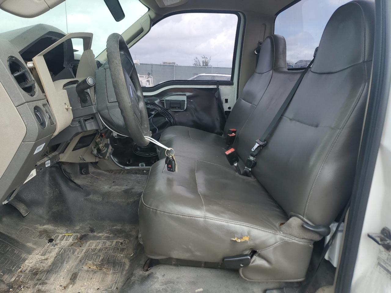 2009 Ford F250 - Image 7