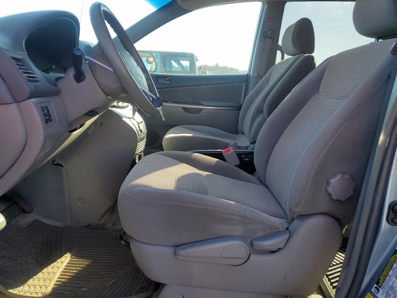 2006 Toyota Sienna - Image 7