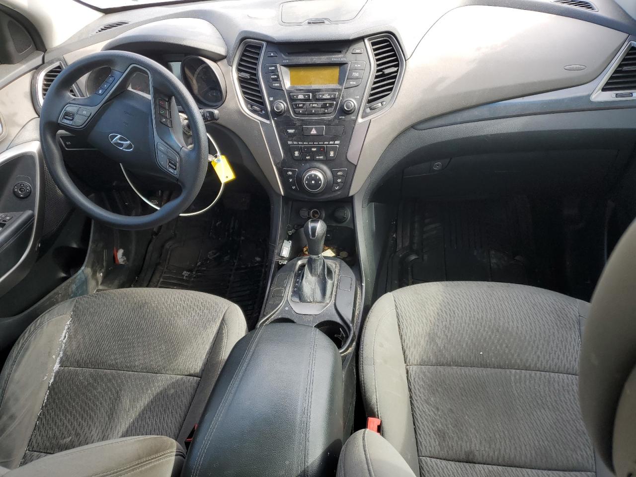 2016 Hyundai Santa Fe - Image 8