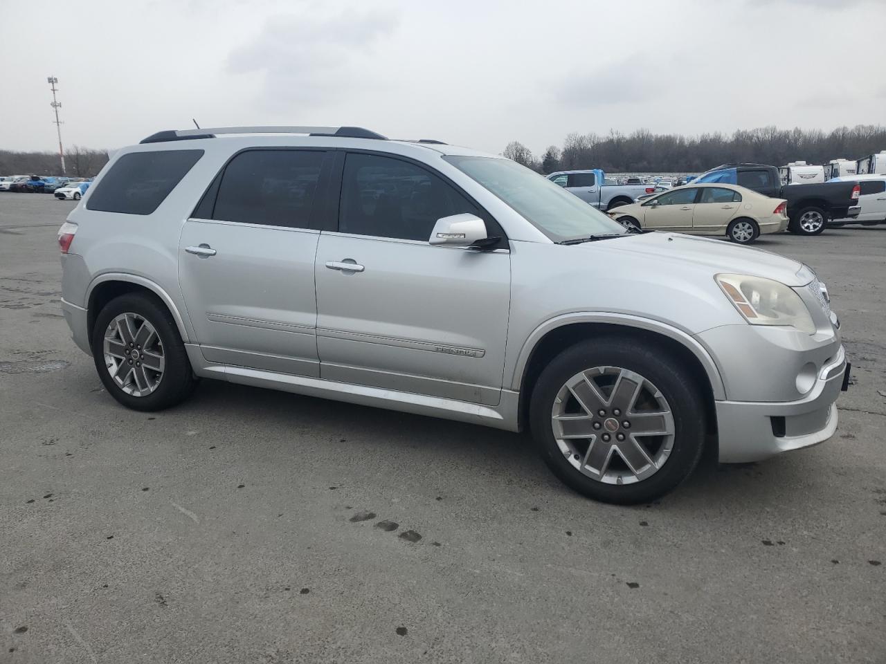 2012 GMC Acadia - Image 4