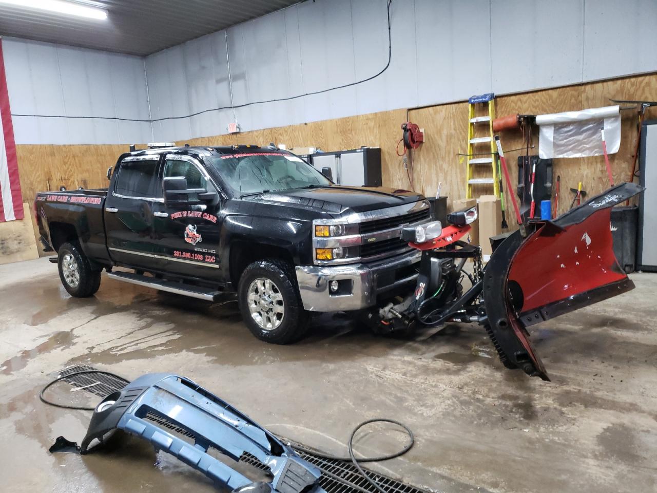 2017 Chevrolet Silverado - Image 4