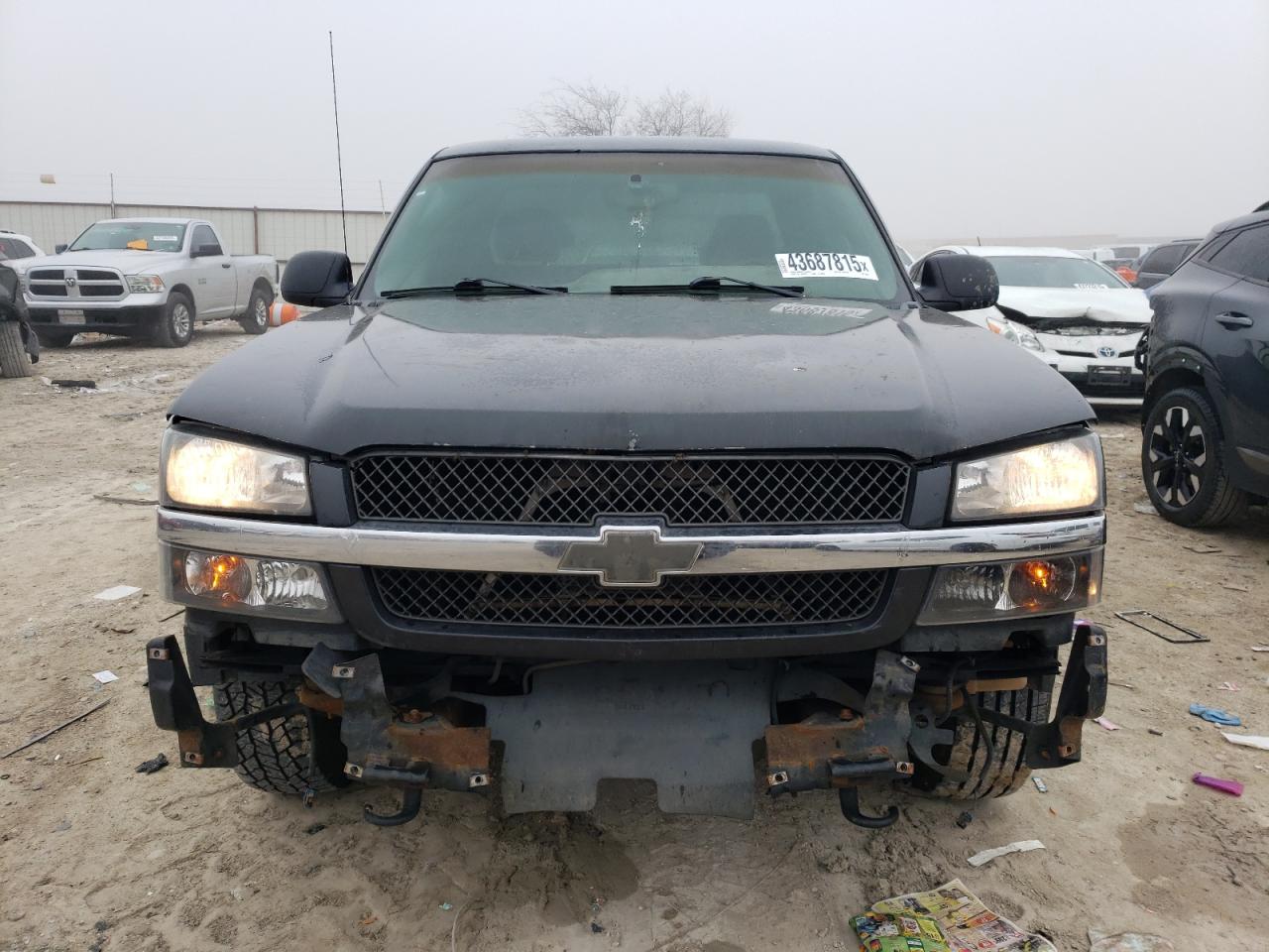 2003 Chevrolet Silverado - Image 5