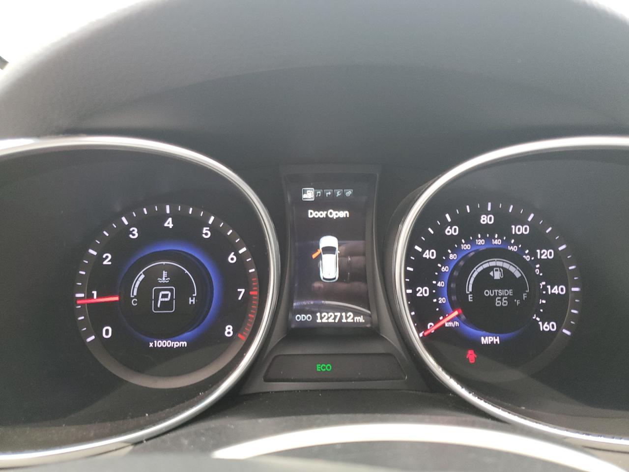 2014 Hyundai Santa Fe - Image 9