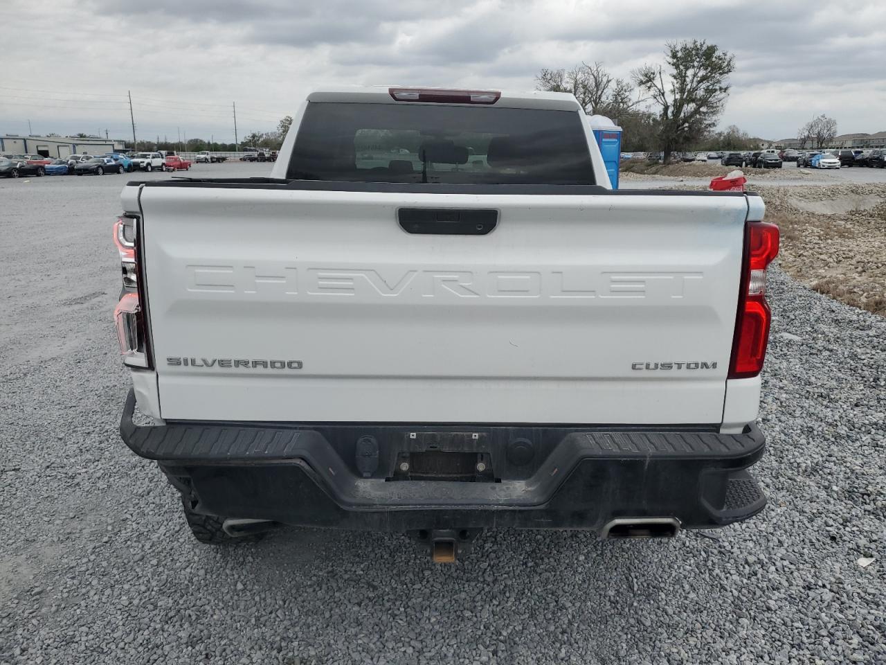 2022 Chevrolet Silverado - Image 6