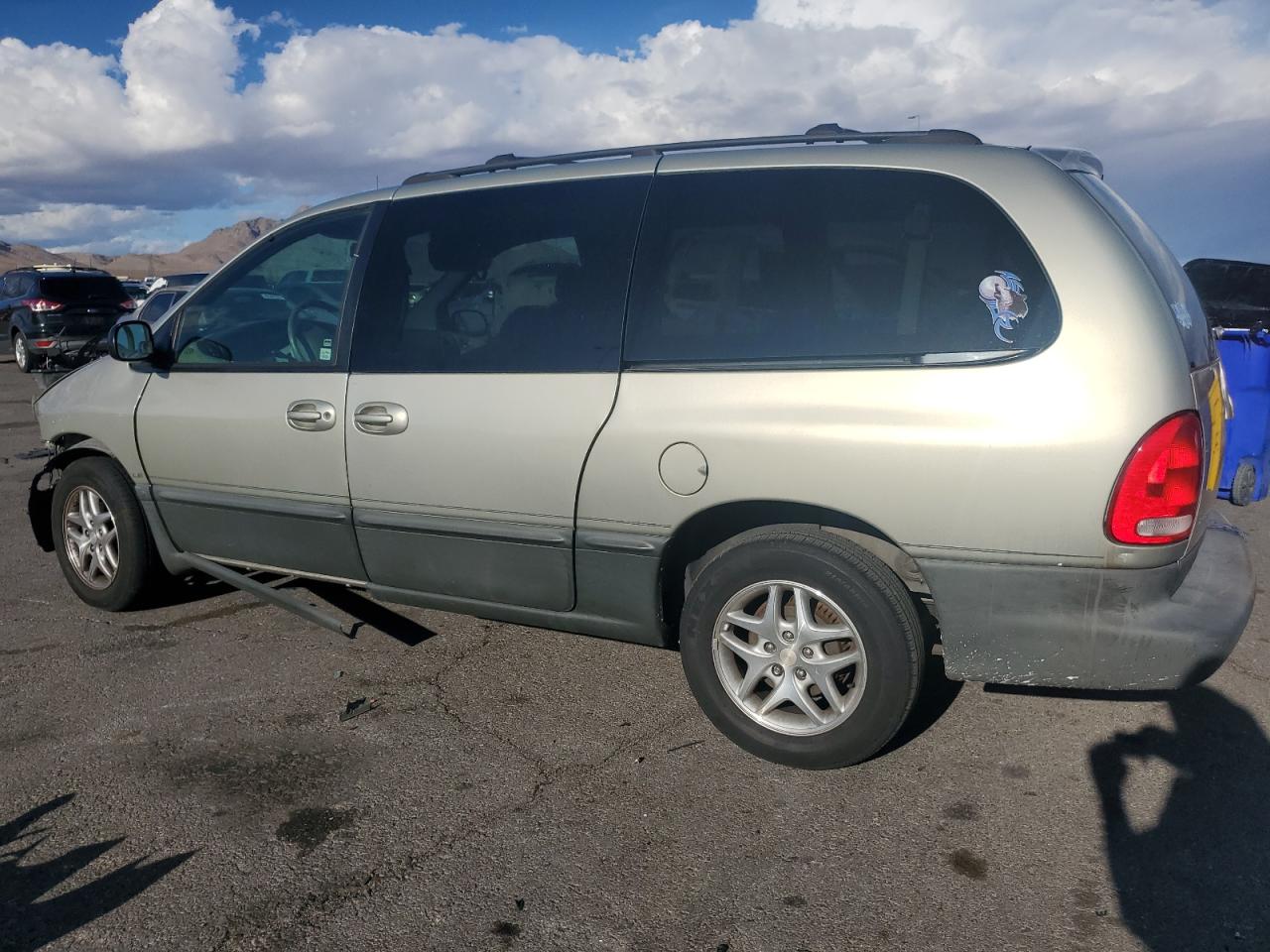 1999 Dodge Caravan - Image 2