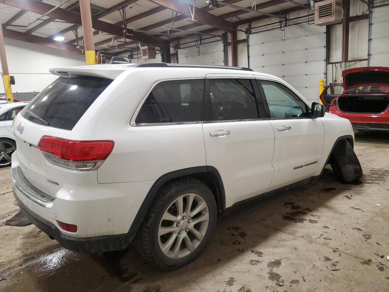 2017 Jeep Grand Cherokee - Image 3