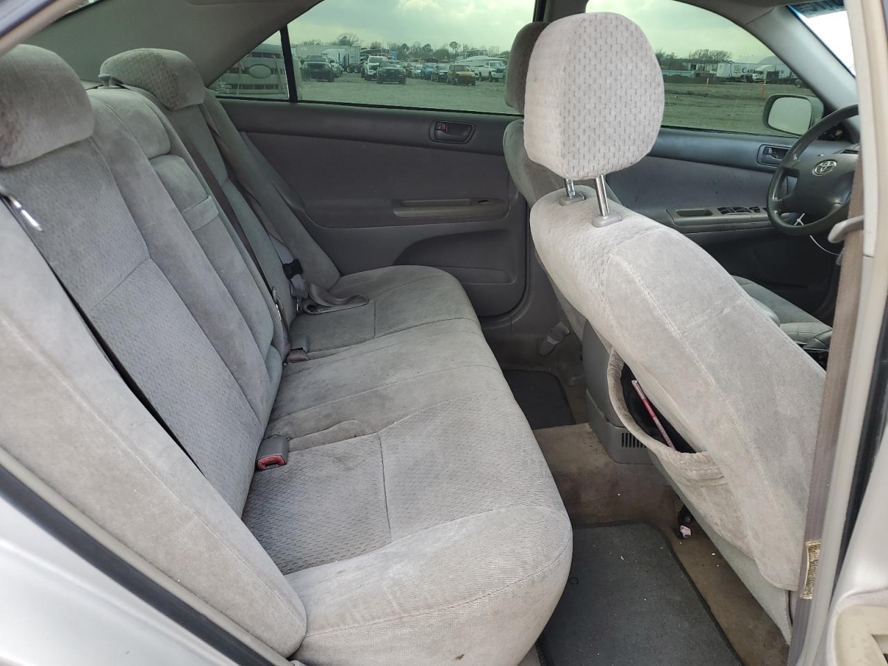 2004 Toyota Camry - Image 10