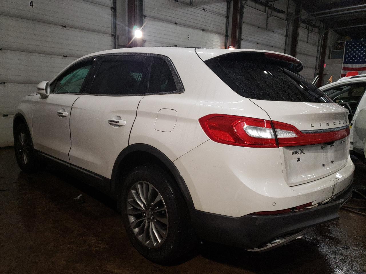 2017 Lincoln MKX - Image 2