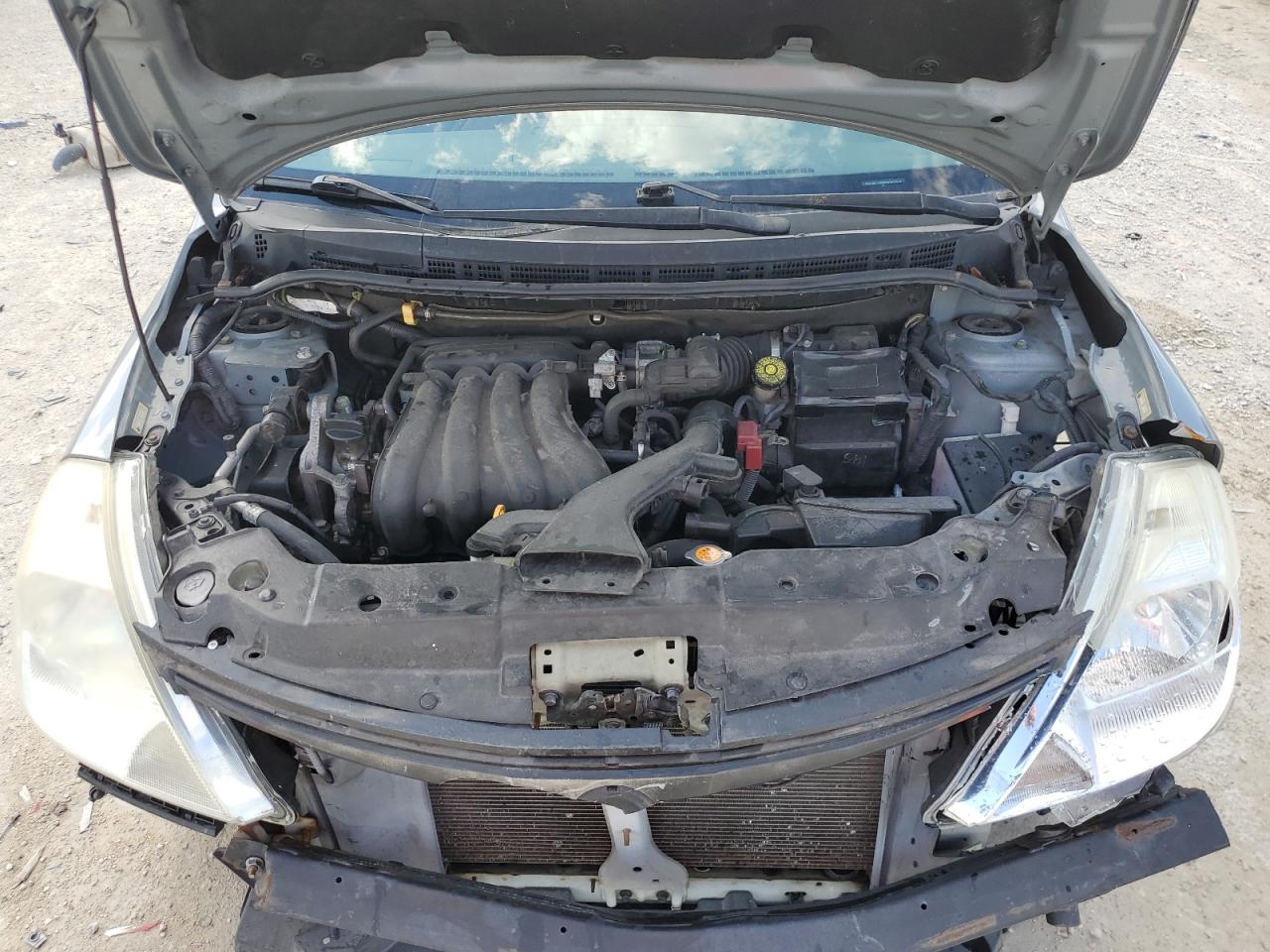 2012 Nissan Versa - Image 11