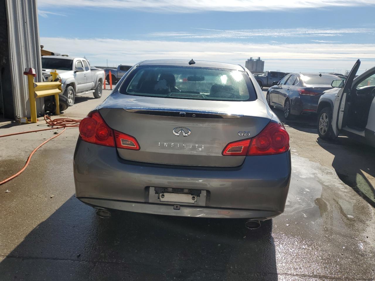 2011 Infiniti G - Image 6