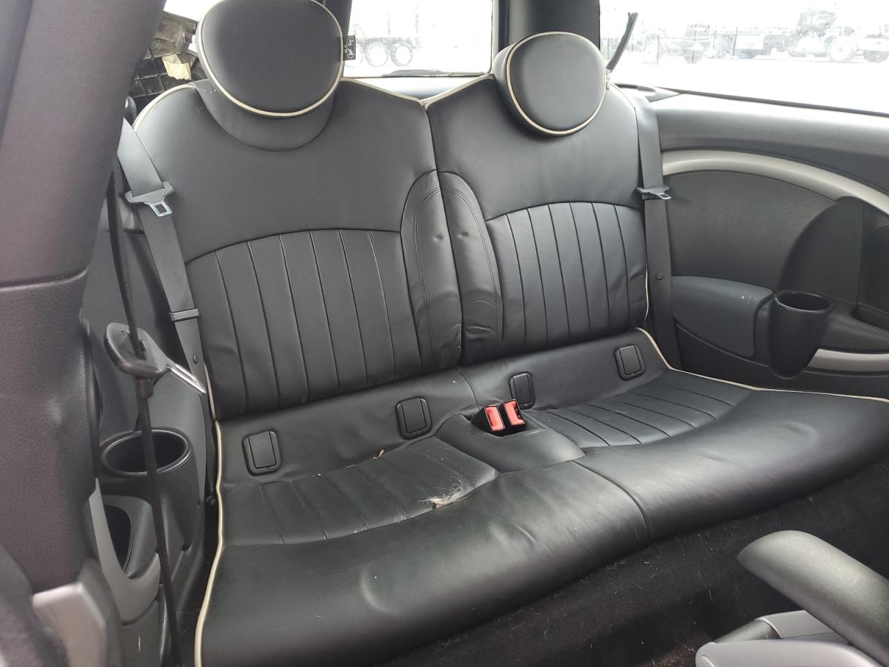 2009 MINI Cooper - Image 11