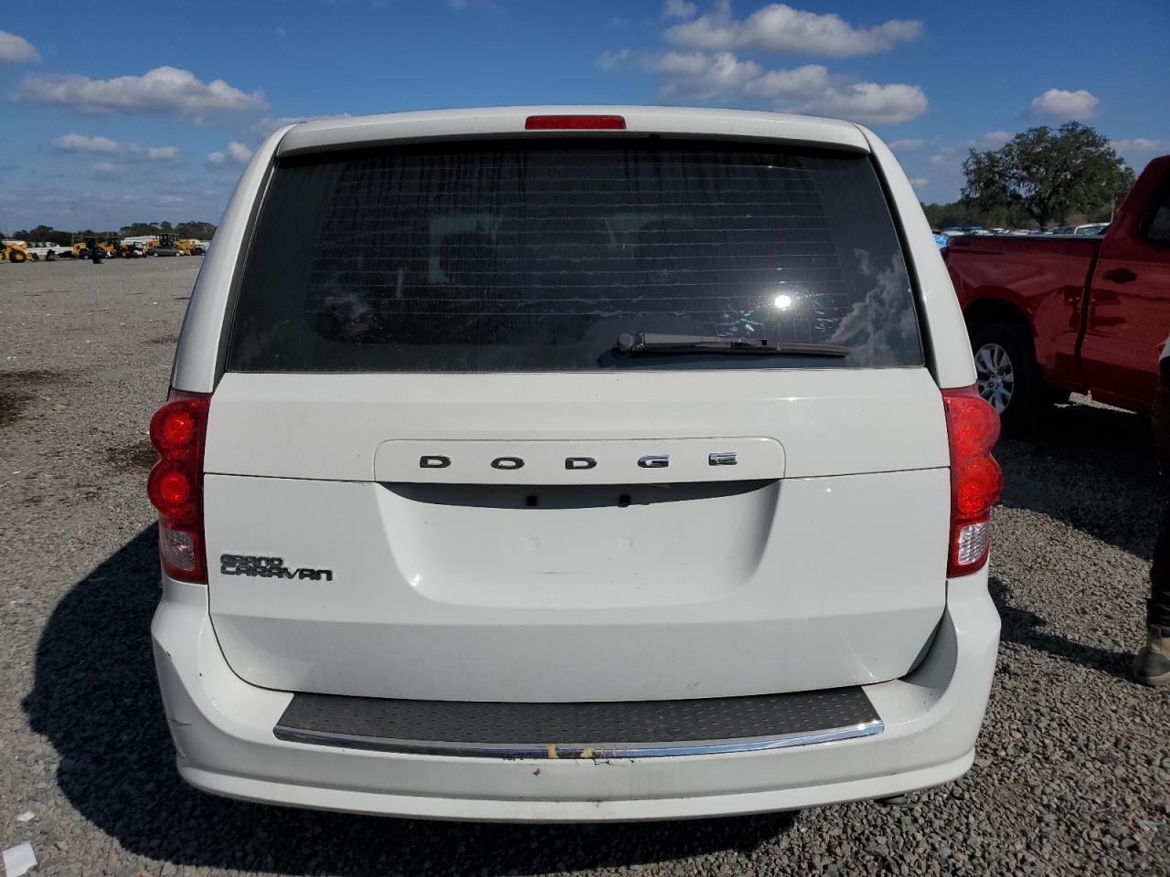 2014 Dodge Caravan - Image 6
