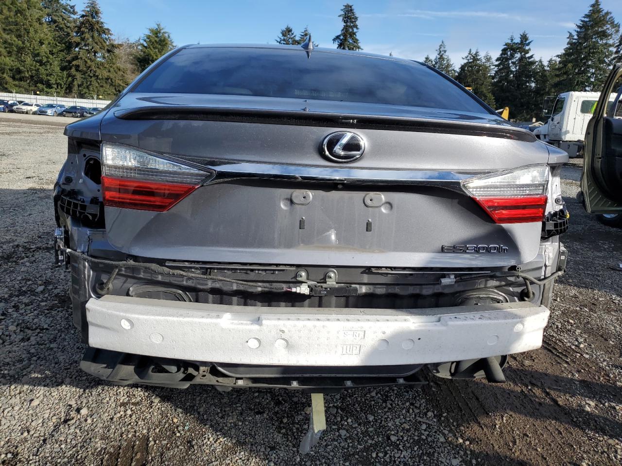 2016 Lexus ES - Image 6