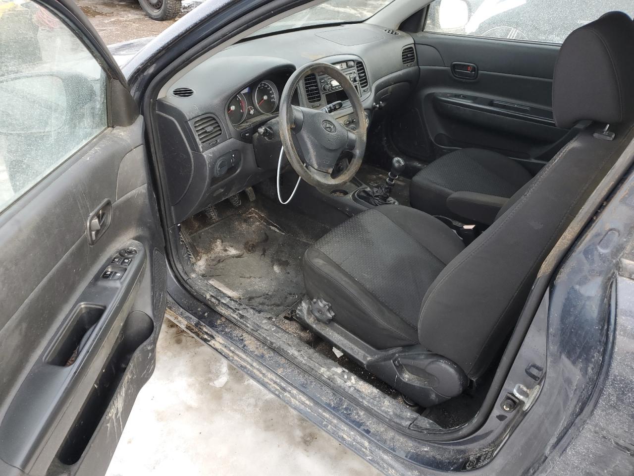 2011 Hyundai Accent - Image 8