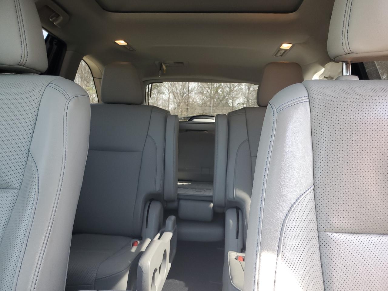2019 Toyota Highlander - Image 10