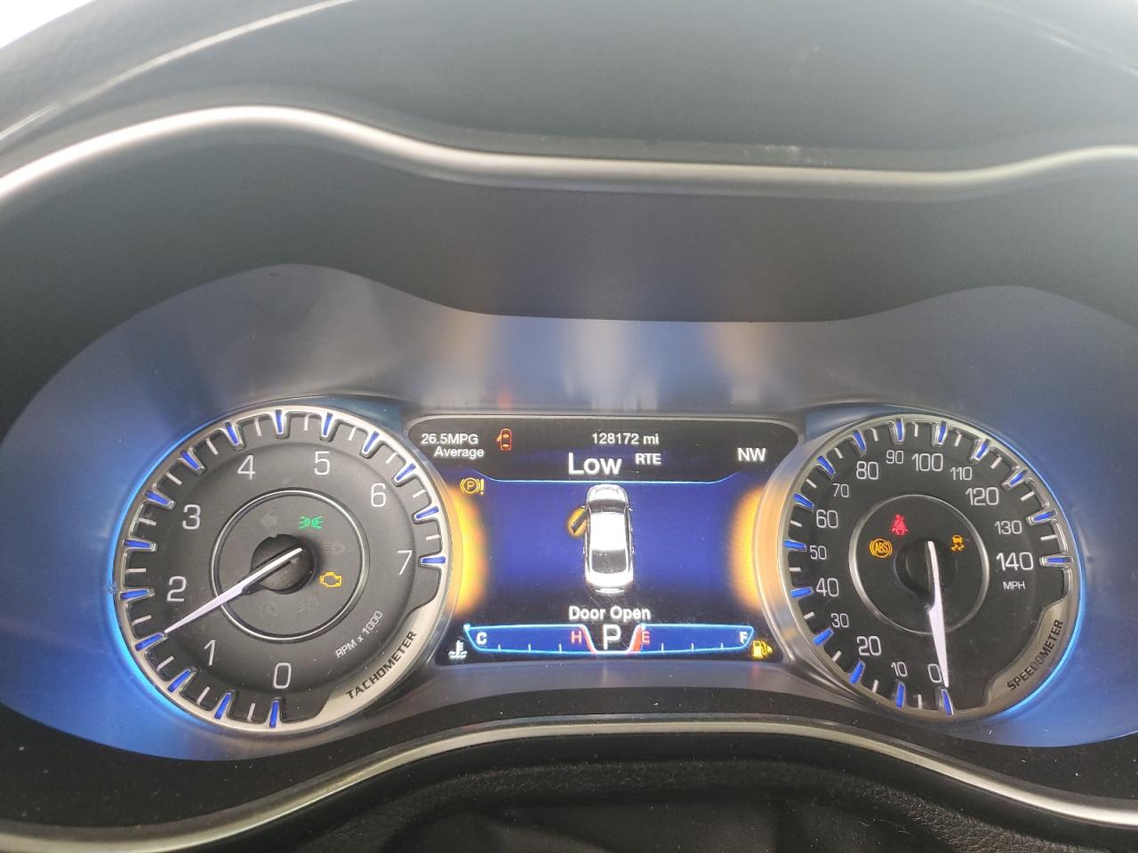 2015 Chrysler 200 - Image 9