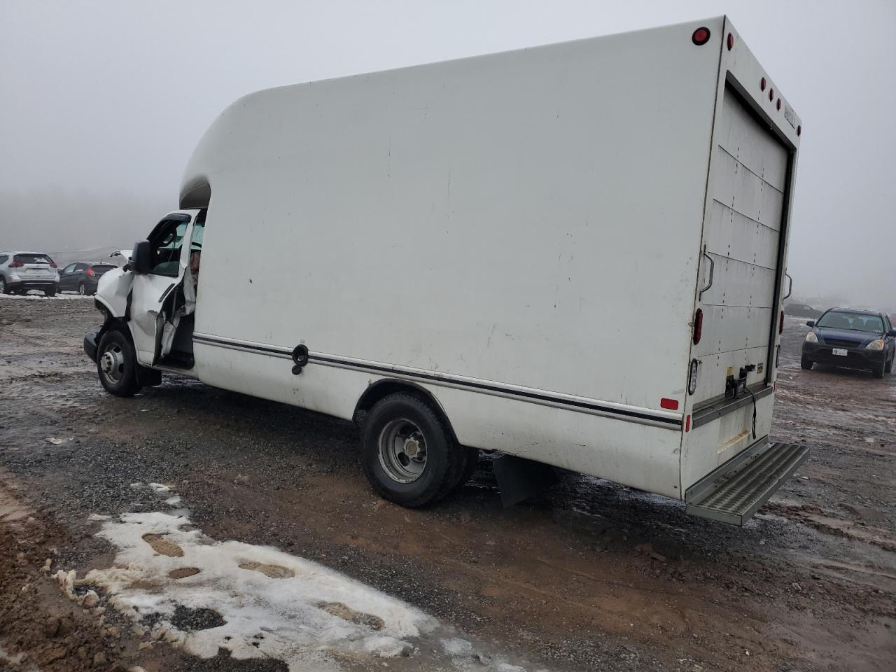 2016 Chevrolet Express - Image 2