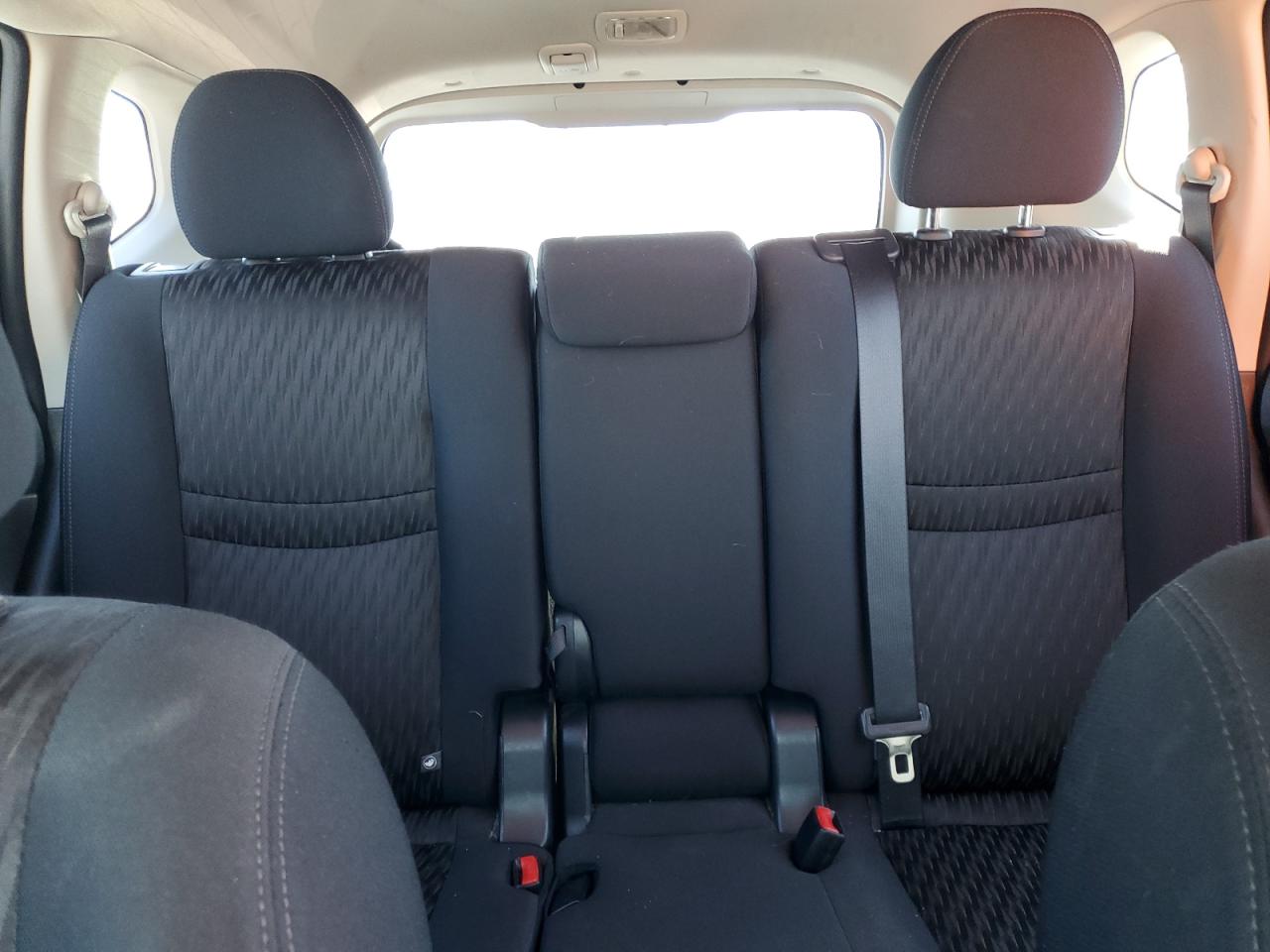 2018 Nissan Rogue - Image 10