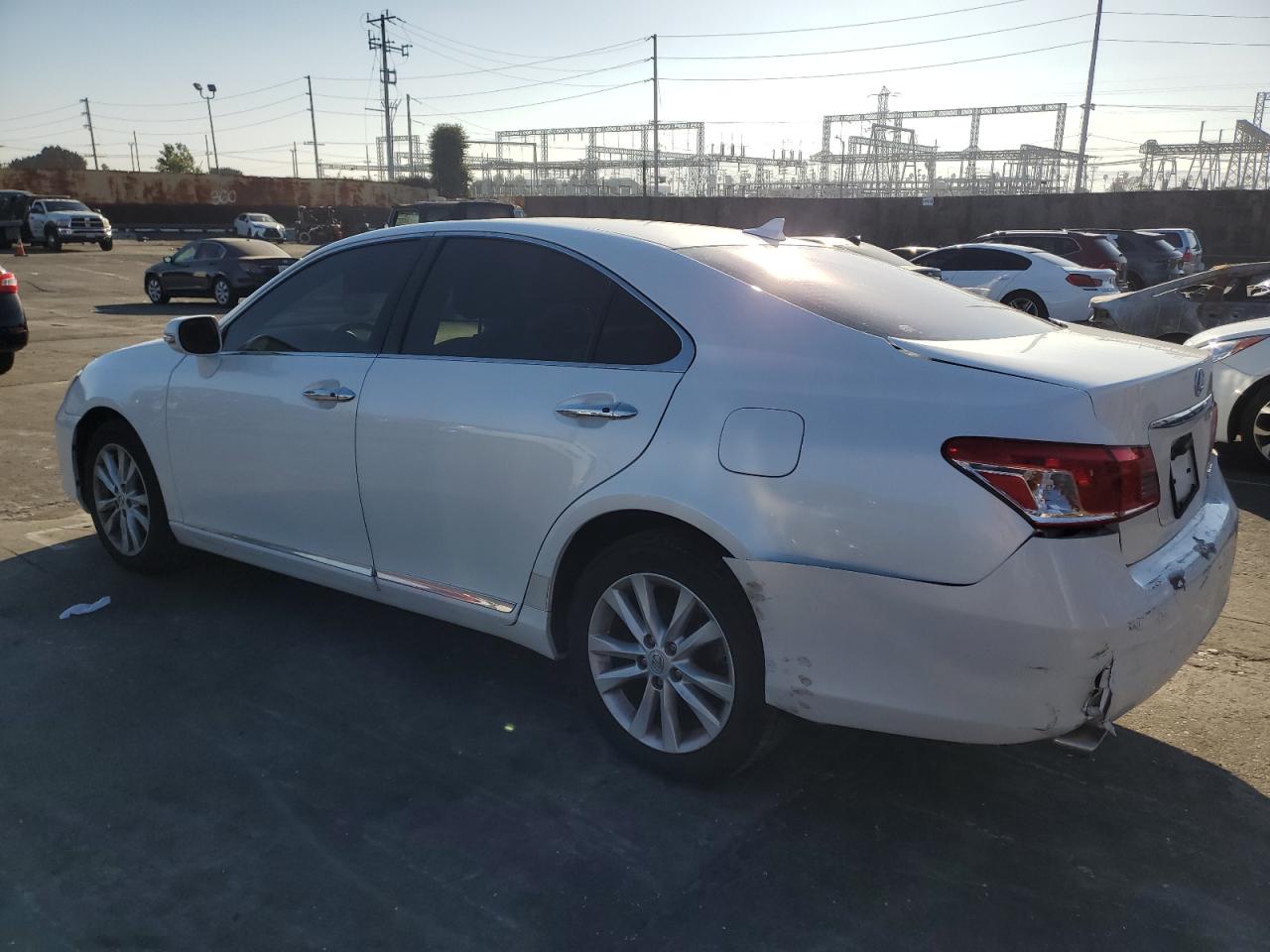 2012 Lexus ES - Image 2
